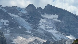 V talianskych Alpách sa odtrhol ľadovec. Hlásia obete aj zranených
