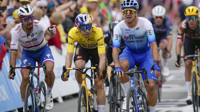 Tretia etapa Tour de France má búrlivú dohru. Mohol Sagan vyhrať?