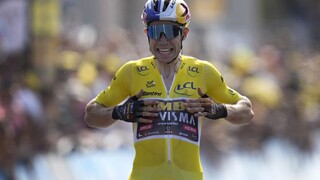 Štvrtú etapu Tour de France vyhral Belgičan van Aert, Sagan skončil pár miest za ním