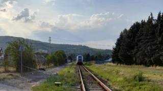 Tragédia na železničnej trati. Cyklistka vbehla pod kolesá vlaku, zomrela na mieste