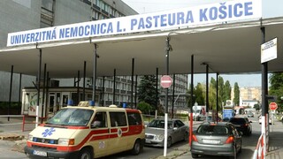 Nemocnica v Košiciach zakázala návštevy. Zaviedla aj testovanie pred hospitalizáciou