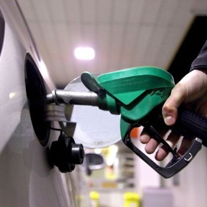 Svitá na lepšie časy? Ceny benzínu a nafty by mohli klesnúť, hovorí analytička