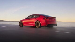 Akú rýchlosť dokáže vyvinúť Tesla Model S Plaid s vypnutým obmedzovačom rýchlosti?