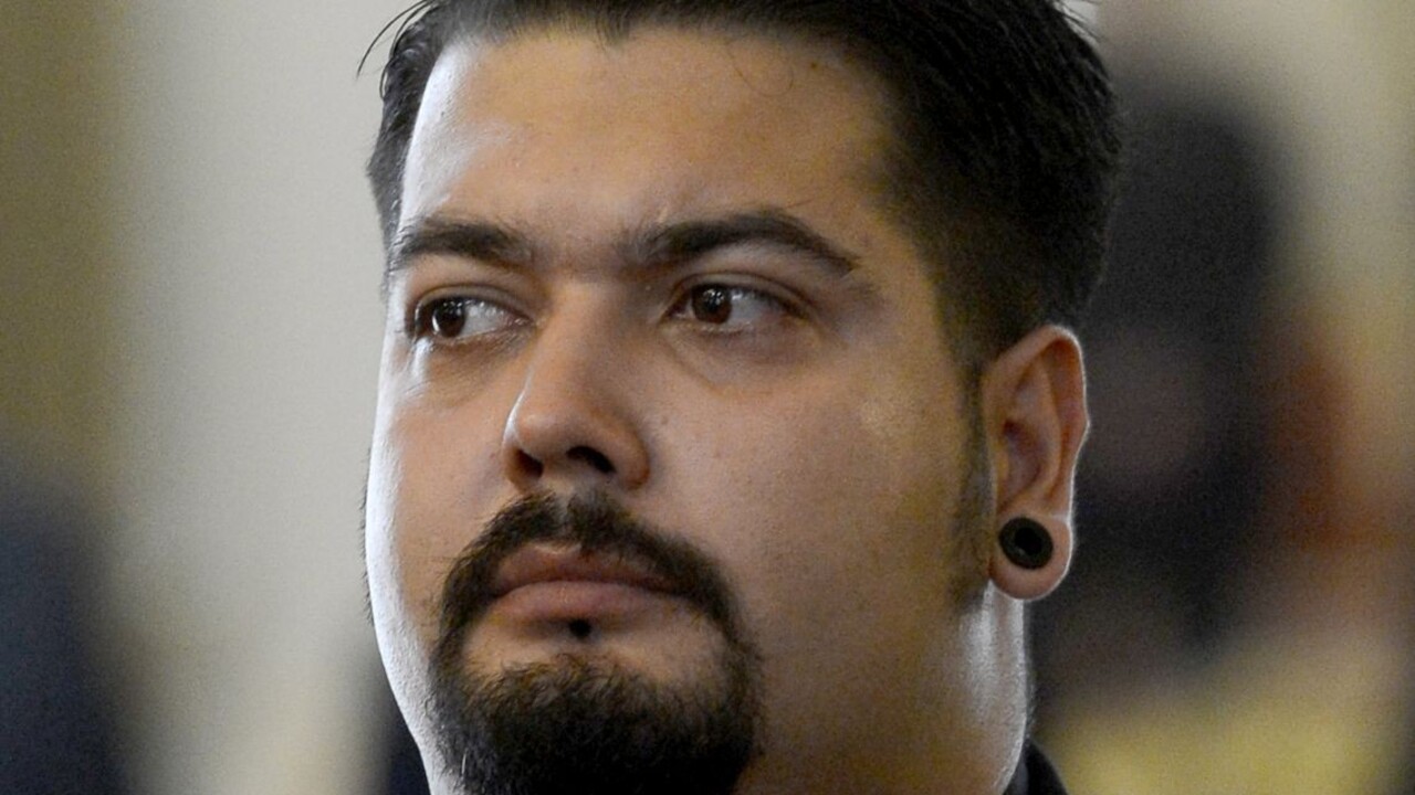 Začalo sa hlavné pojednávanie so šéfom Slovenskej pospolitosti Škrabákom, obžalovaný je pre extrémizmus