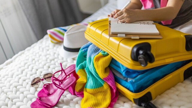 ROZHOVOR: Na dovolenku stačí malý kufor. Zbaľte sa podľa Marie Kondo, radí expertka