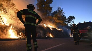 VIDEO: Hustý dym a červené nebo. Situácia v Chorvátsku sa zlepšuje, požiar je pod kontrolou