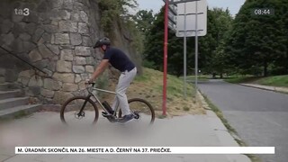 Titánový elektrický bicykel, ktorý je vyrobený na mieru každého kupujúceho