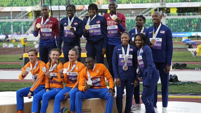 Atléti z Dominikánskej republiky triumfovali vo finále miešanej štafety