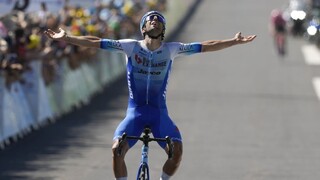 Austrálčan Matthews vyhral 14. etapu Tour de France, Vingegaard odolal útoku Pogačara