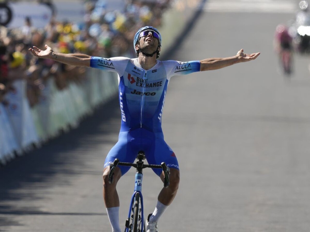 Austrálčan Matthews vyhral 14. etapu Tour de France, Vingegaard odolal útoku Pogačara