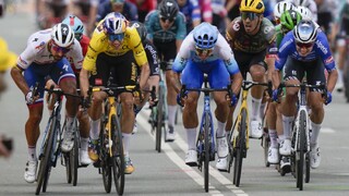 Pätnástu etapu Tour de France ovládol Philipsen, Sagan skončil štvrtý