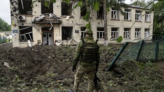 Rusko bude mať problém dopĺňať vojská, Ukrajina môže zaútočiť naspäť, tvrdí šéf MI6