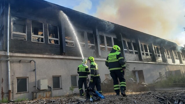 V Turzovke horela píla, požiar hasili dvadsať hodín. Škodu odhadli na pol milióna eur