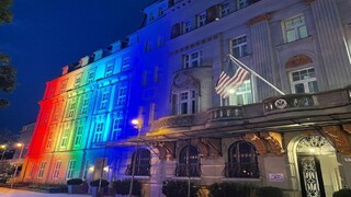 Diplomati podporili LGBT komunitu. Ctíme si ich boj za autentický a slobodný život, uviedli