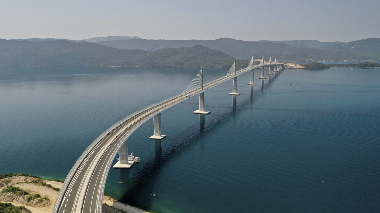 FOTO: Chorvátsko otvorilo unikátny most. Spája územie krajiny do jedného celku