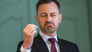 Heger odovzdal Čaputovej tri mená kandidátov na ministrov, dočasne chce viesť rezort školstva