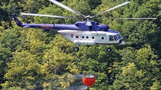 Slovensko vyslalo vrtuľník na pomoc pri požiari v Českom Švajčiarsku
