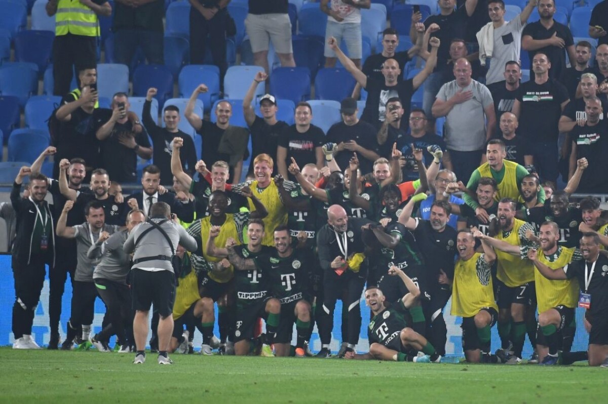 Futbalisti Ferencvárosu sa tešia po výhre