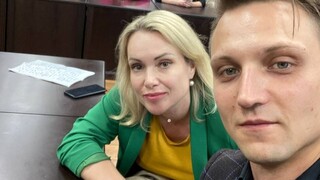 Bývalej ruskej televíznej moderátorke udelil súd v Moskve pokutu. Obvinenia z diskreditácie armády odmieta