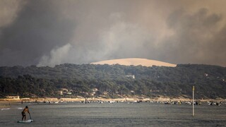 K založeniu lesných požiarov vo Francúzsku sa priznal hasič-pyroman, chcel si dodať adrenalín