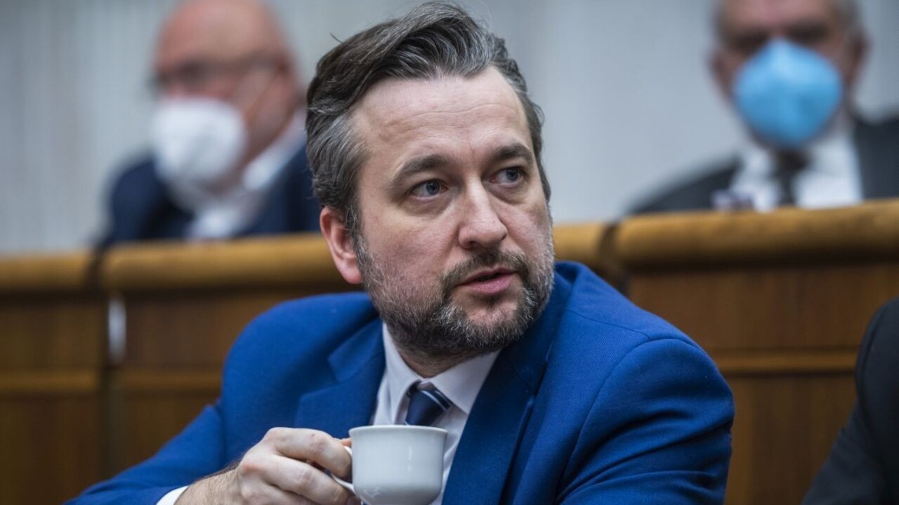 Ľuboš Blaha protiprávne zasahuje do práv prezidentky, potvrdil súd. Je povinný zdržať sa ďalších útokov