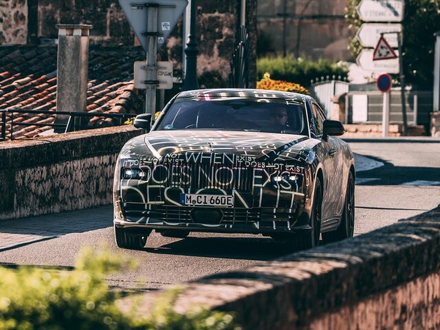 Nový Rolls-Royce Spectre bude podrobený náročným testom. Preveriť majú aj jedinečný podvozok