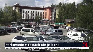 Parkovanie v Tatrách nie je lacné. Predstavitelia samosprávy chcú, aby turisti nechávali autá doma