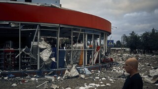 ONLINE: Prístavy môžu opustiť tri lode s obilninami denne. Rusko vytvára útočné sily zamerané na Zelenského rodné mesto