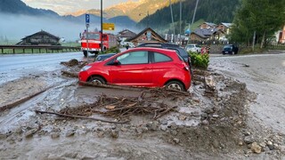 Taliansko zasiahli lejaky. Vyše 200 ľudí muselo stráviť noc v telocvični