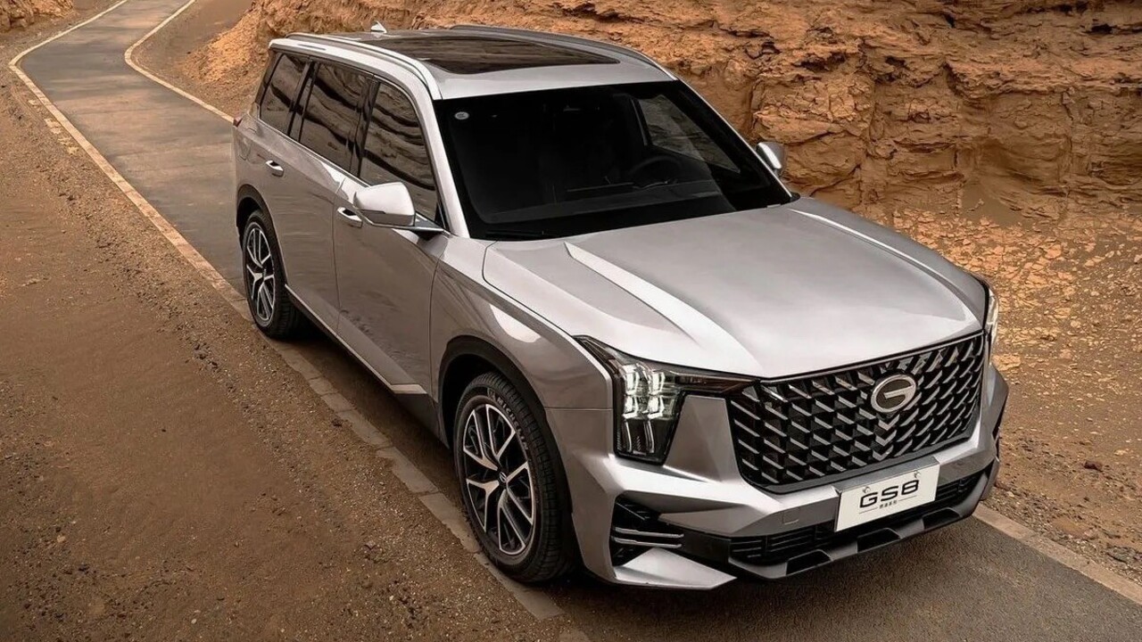 Čínska automobilka GAC predstavila nové GS8. Ide o SUV so všetkým čo k tomu patrí