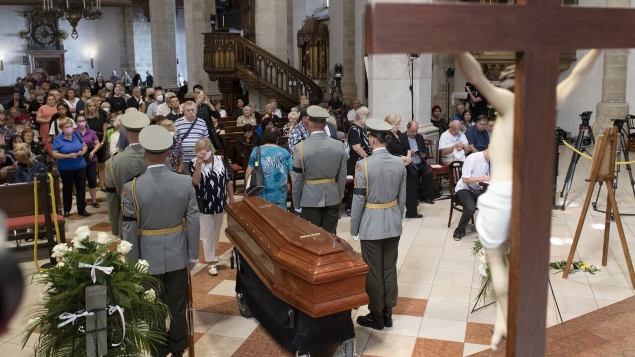 S kardinálom sa do Košíc prídu rozlúčiť stovky ľudí. Polícia očakáva nápor na cestách