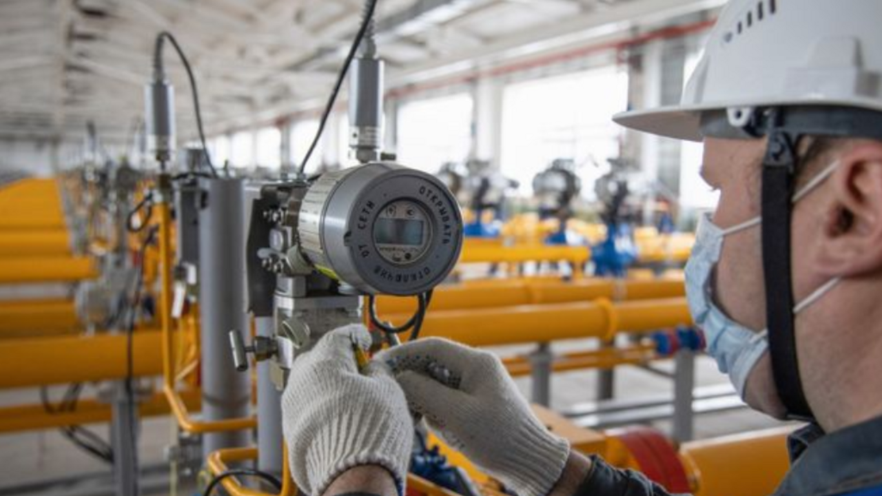 Rusko začalo Maďarsku dodávať plyn navyše. Vláda v Budapešti hovorí, že si tak plní svoju povinnosť