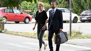 Jankovská sa pred dverami súdu triasla a rozplakala sa. Pojednávanie v kauze Fatima odročili