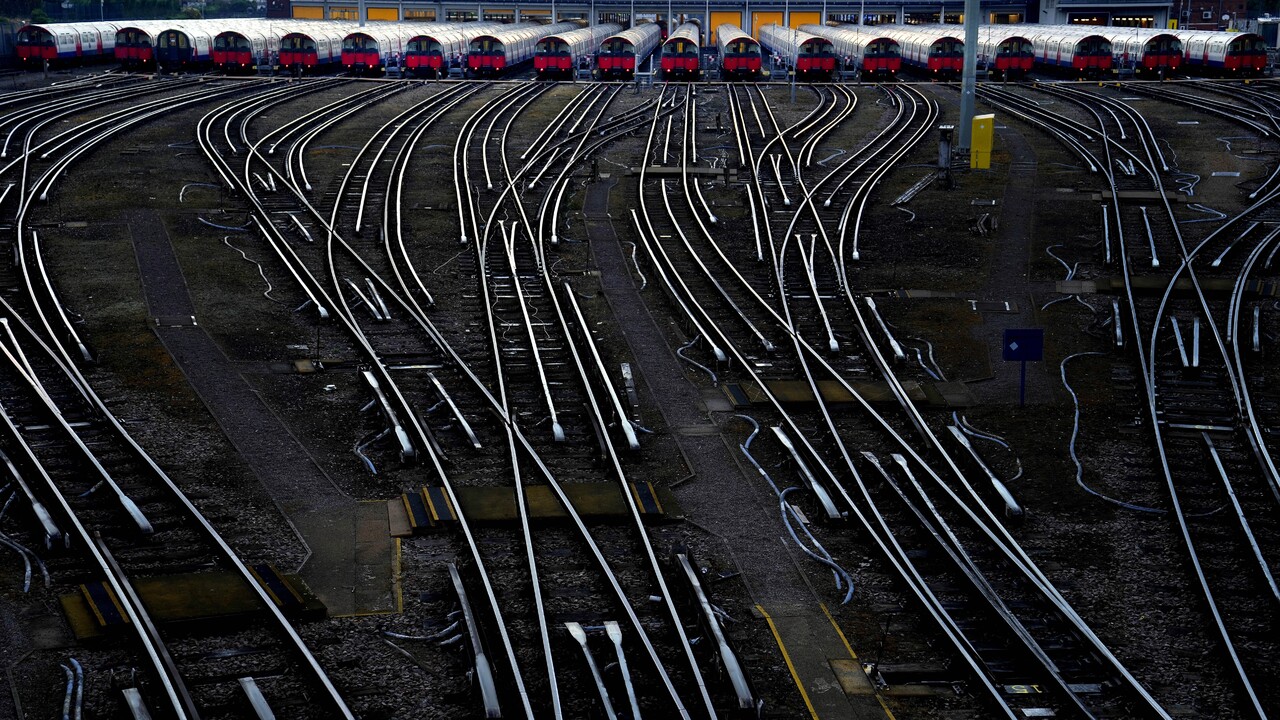 Dopravu v Británii opäť narušil štrajk. Do práce neprišlo vyše 45-tisíc železničiarov