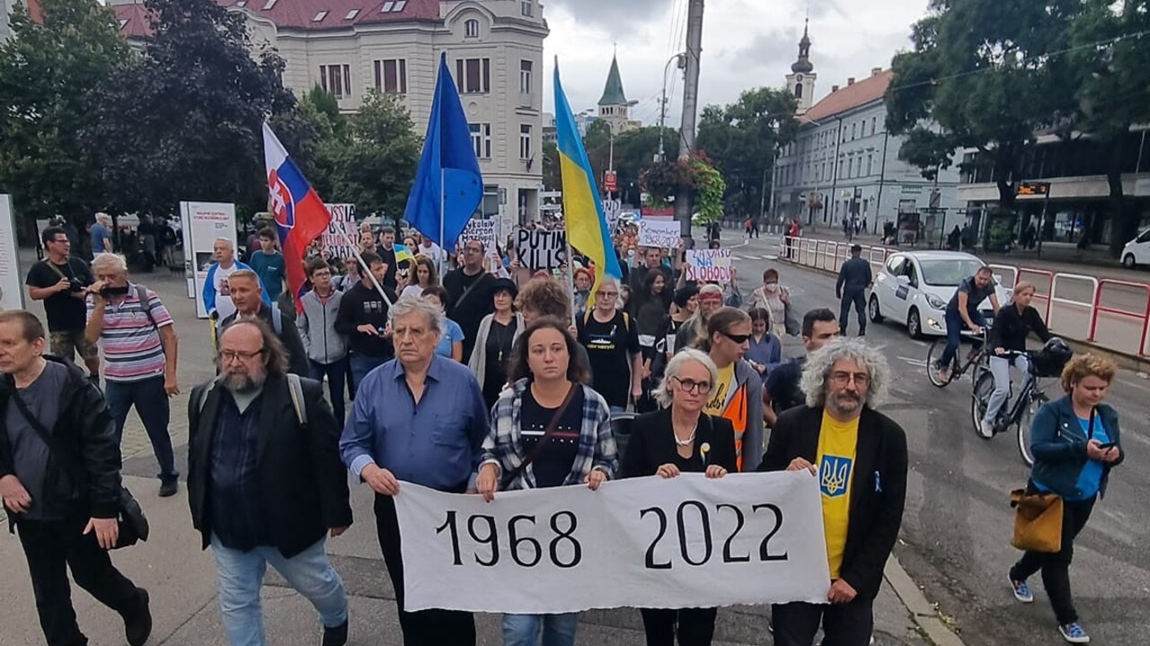 Po stopách preliatej krvi. V Bratislave sa konal pochod Memento '68