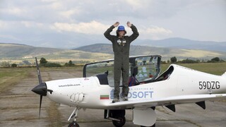 Belgičan sa zapísal do Guinessovej knihy rekordov, v malom lietadle obletel svet