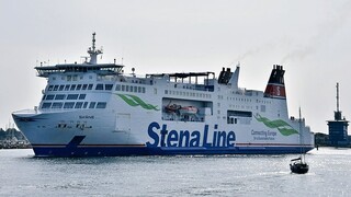 Pri pobreží Švédska horel trajekt, na ktorého palube bolo 300 ľudí. Nikto z nich sa nezranil