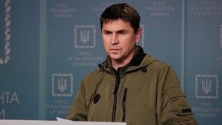 Rusi ostreľujú koridory určené pre tím z agentúry pre atómovú energiu, tvrdí poradca Zelenského