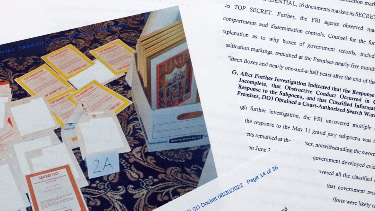 S tajnými dokumentmi v Trumpovom sídle niekto hýbal a ukrýval ich, tvrdí americké ministerstvo