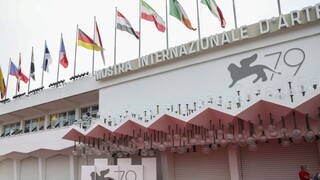 V Benátkach sa začal 79. ročník filmového festivalu. Prítomným sa prihovoril aj Zelenskyj