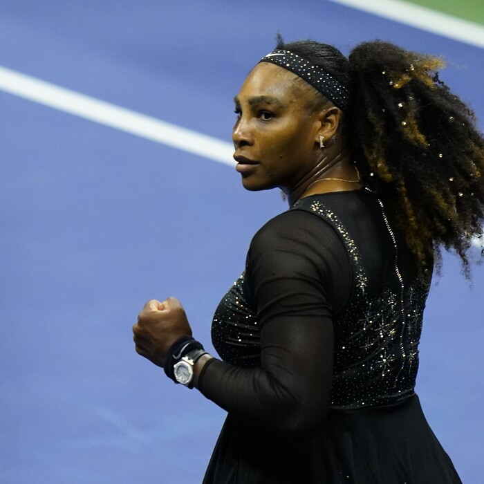 Serena Williamsová sa do dôchodku neponáhľa. V 2. kole US Open zdolala svetovú dvojku