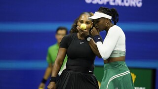 Sestry Williamsové vypadli v prvom kole na US Open. Prehrali s Češkami Hradeckou a Noskovou