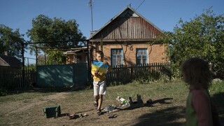 Medzi obeťami konfliktu na Ukrajine sú aj deti, Kyjev uvádza takmer 400 maloletých obetí