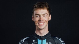 Holandský cyklista Arensman vyhral 15. etapu Vuelty, na čele zostal Evenepoel