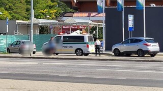 Vodička zrazila na priechode pre chodcov v Trnave štyri žiačky, jednu previezli do nemocnice