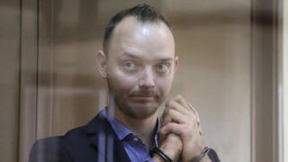 Ruský súd poslal novinára Safronova na vyše dvadsať rokov do väzenia za vlastizradu