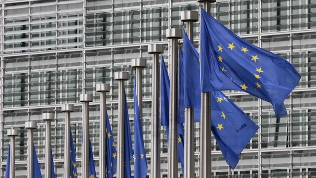 Eurokomisia požaduje cenový strop na ruský plyn, žiada aj povinné obmedzenie spotreby elektriny