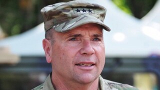 Sme svedkami zániku Ruska, tvrdí bývalý veliteľ armády USA v Európe. Musíme byť pripravení, ak vojnu prehrá