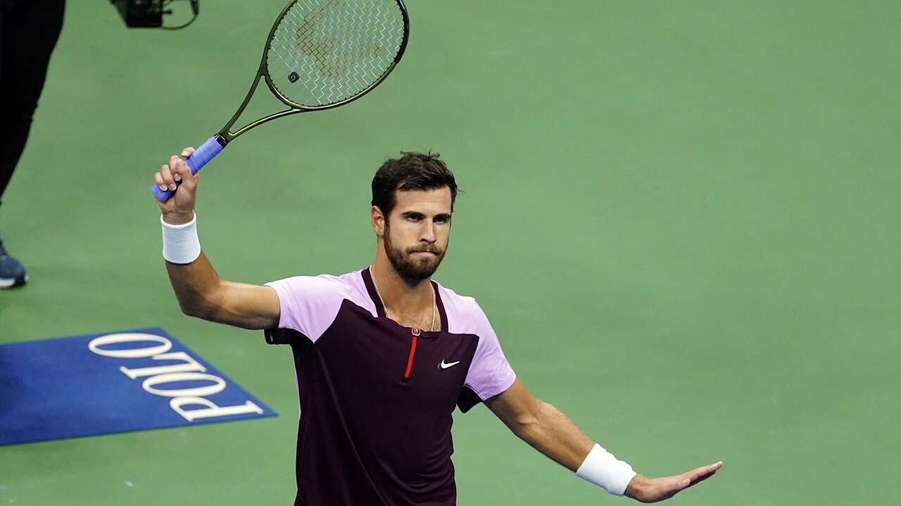 Pľuvance, nadávky a rozlámané rakety. Austrálskeho búrliváka na US Open pokutovali v hodnote viac ako 30-tisíc dolárov