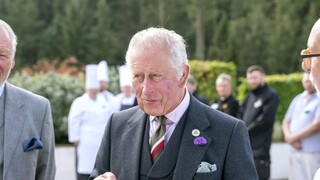 Nový britský kráľ bude známy ako Karol III. Princ William s manželkou sa stali vojvodom a vojvodkyňou z Cornwallu
